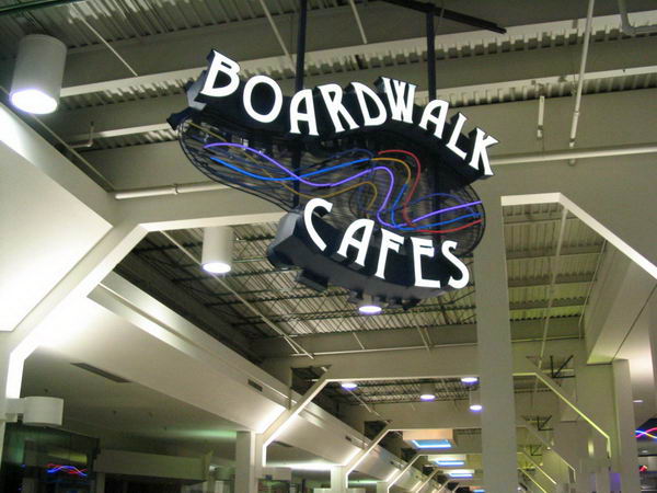 Wonderland Mall (Wonderland Shopping Center) - 2004 Photo (newer photo)